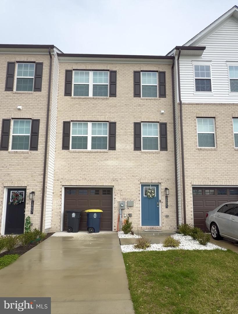 16605 Green Glade Dr Property Photo 1