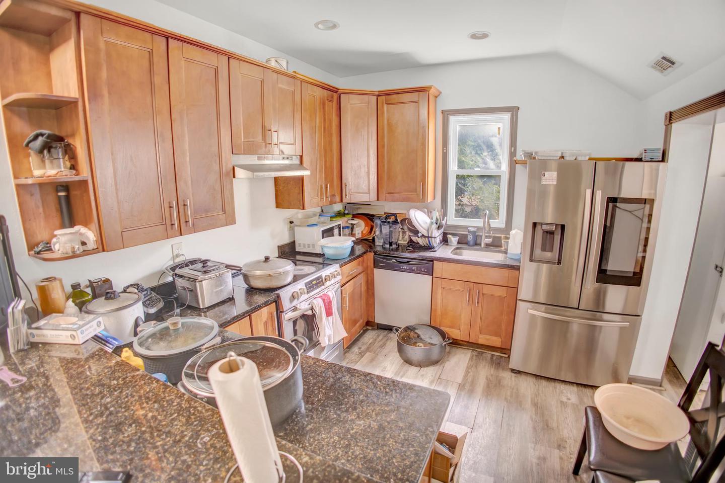 8526 Adelphi Rd Property Photo 2