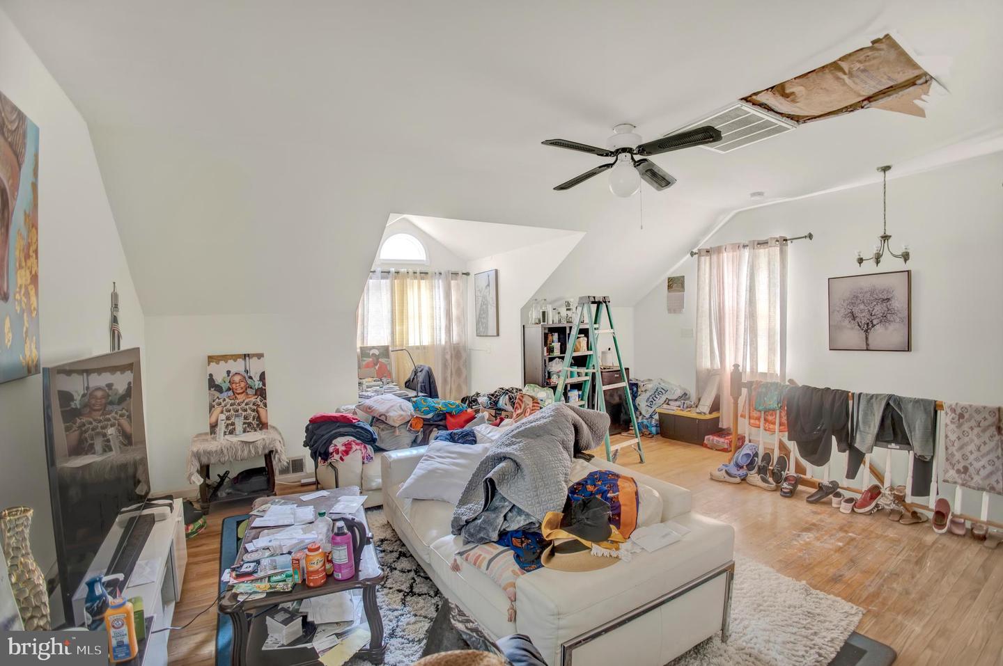 8526 Adelphi Rd Property Photo 4