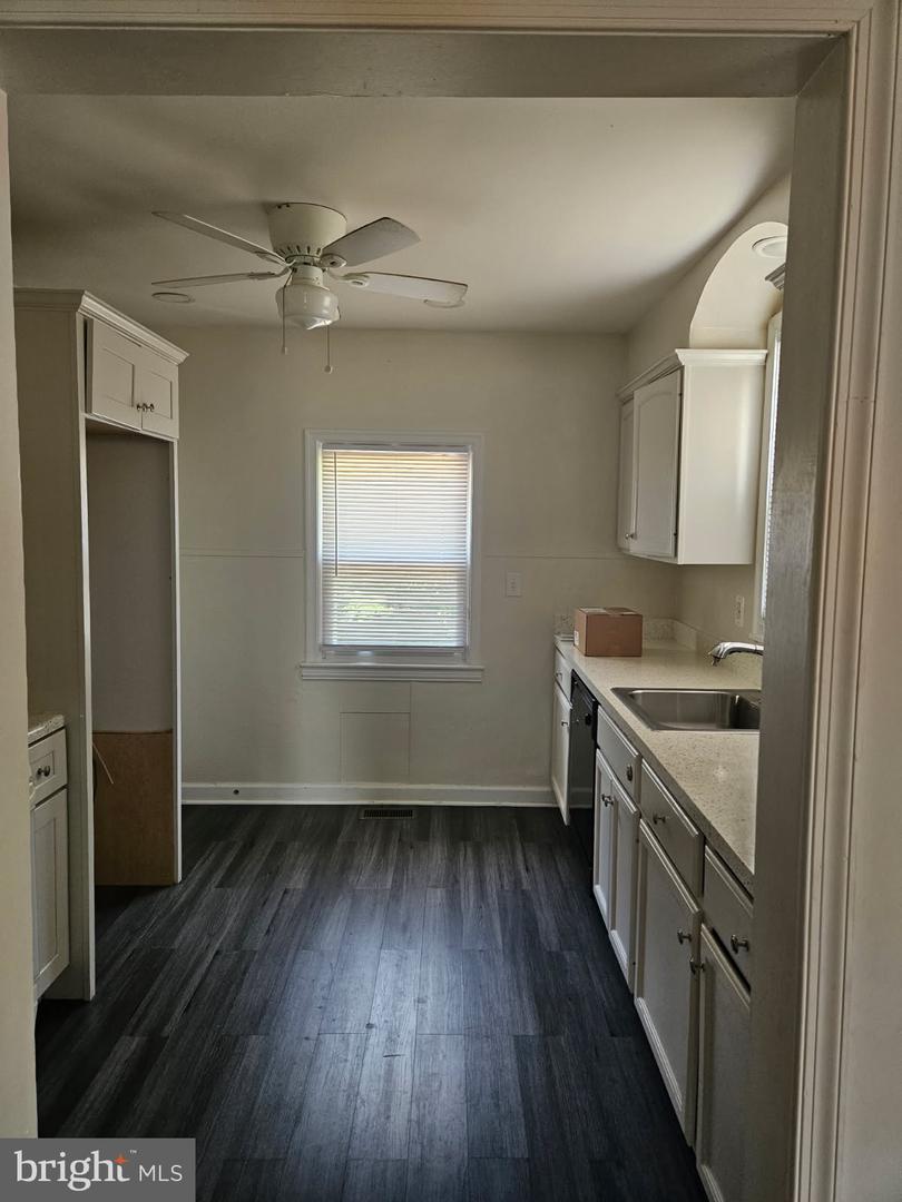 4707 Tuckerman St Property Photo 4