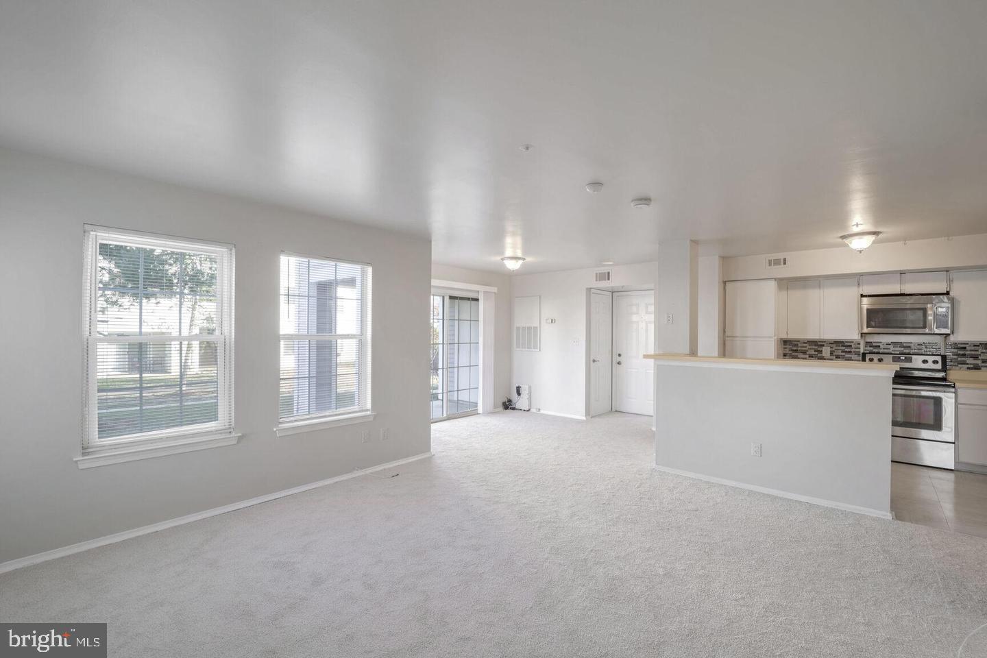 14000 Lord Marlborough Pl #18-1 Property Photo 6