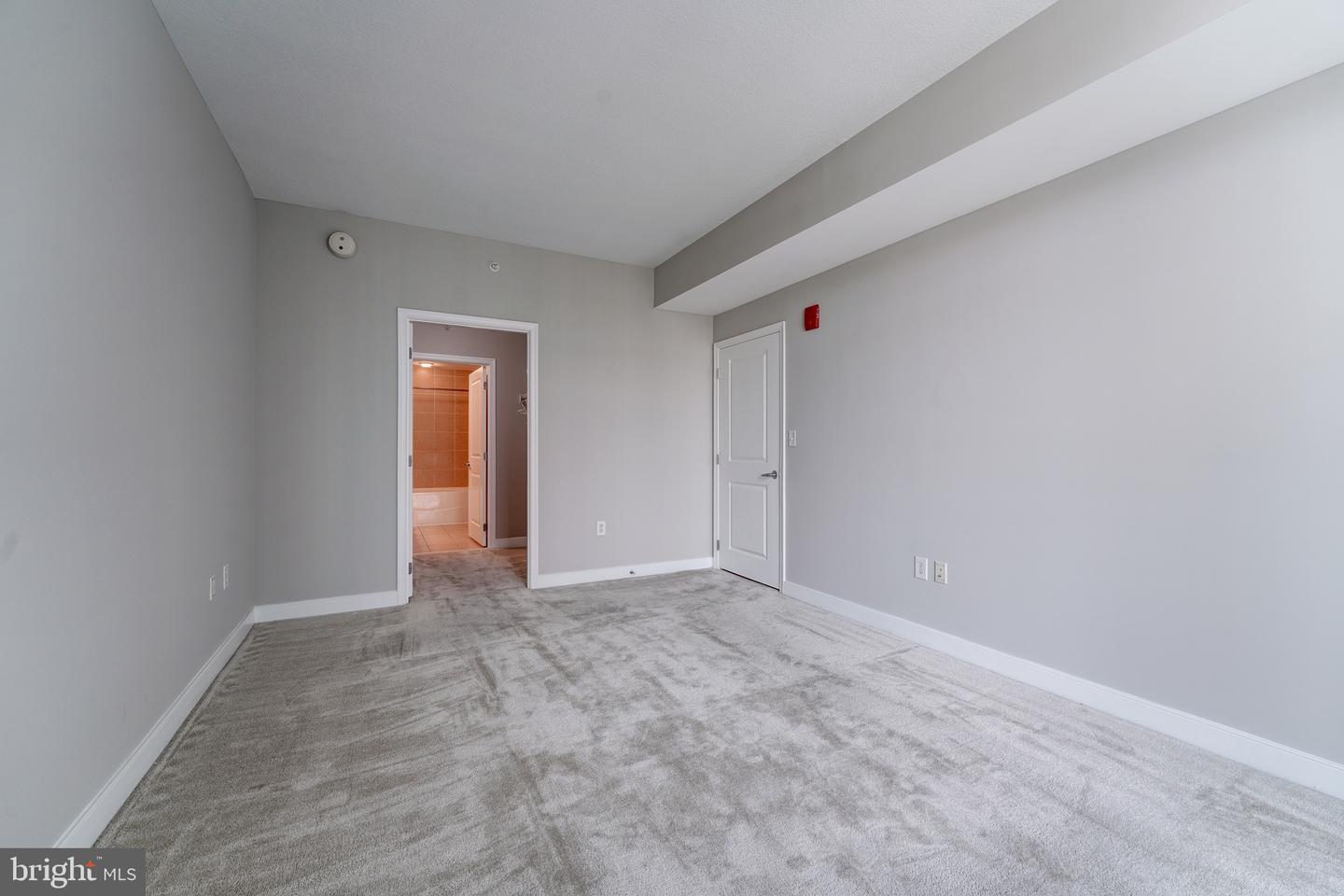 155 Potomac #432 Property Photo 12