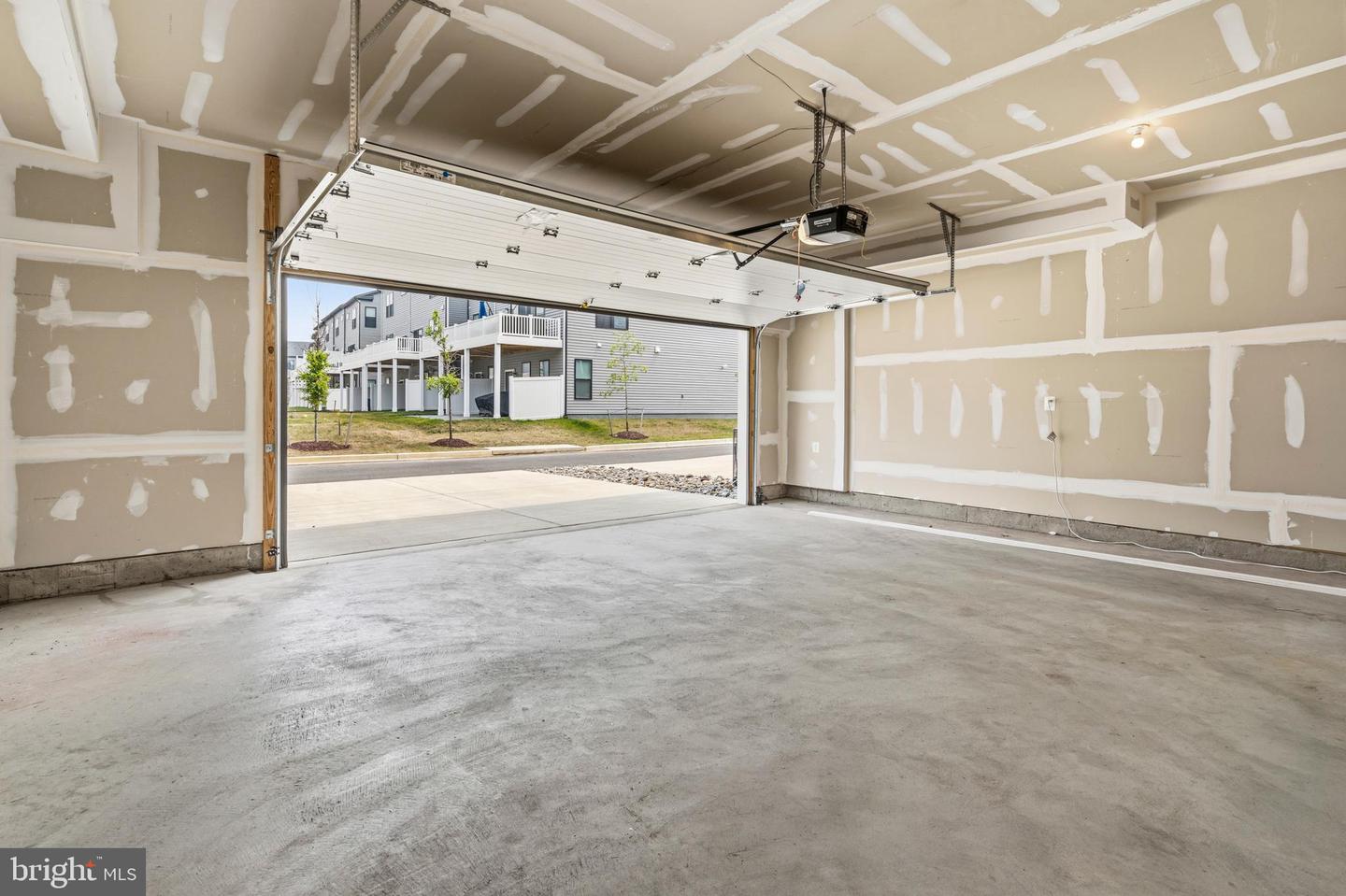 16007 Hyde Park Pl Property Photo 55