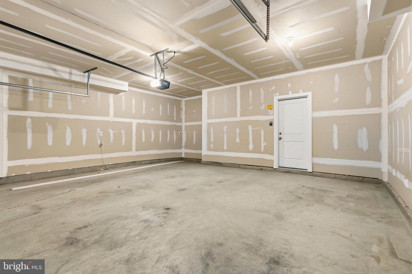16007 Hyde Park Pl Property Photo 56