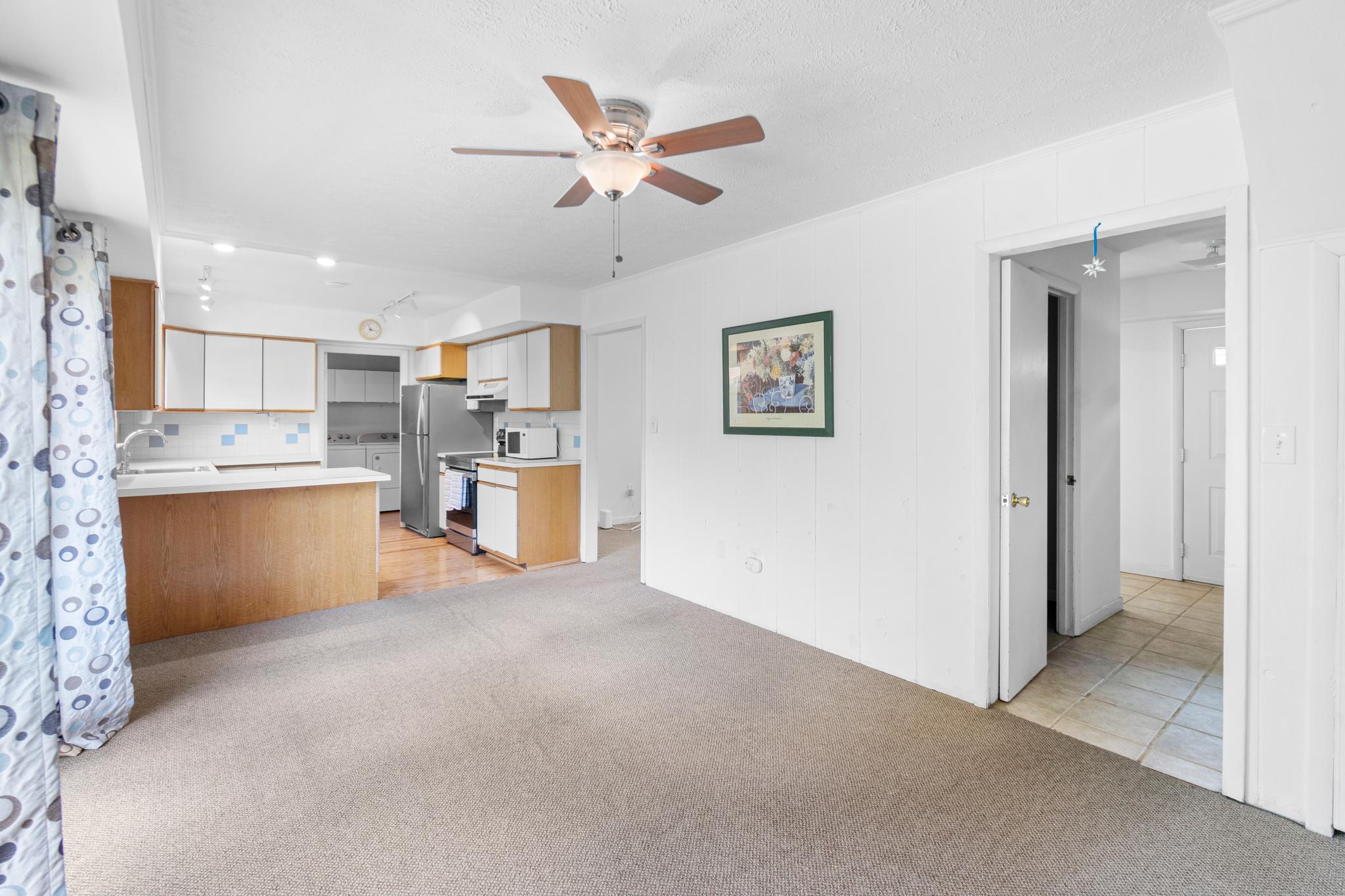 12422 Sarah Ln Property Photo 13