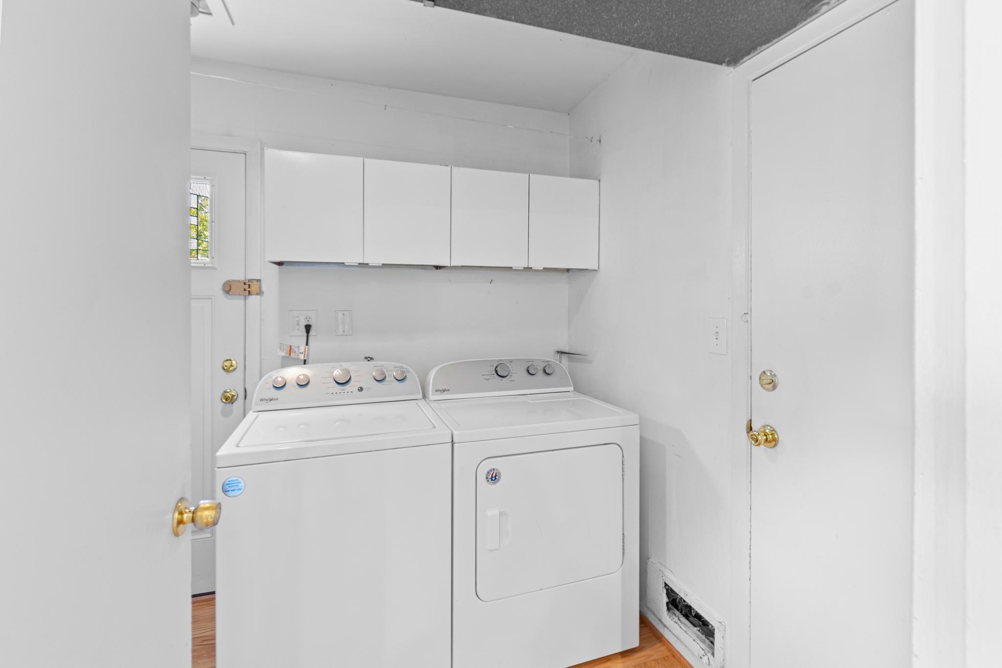 12422 Sarah Ln Property Photo 16
