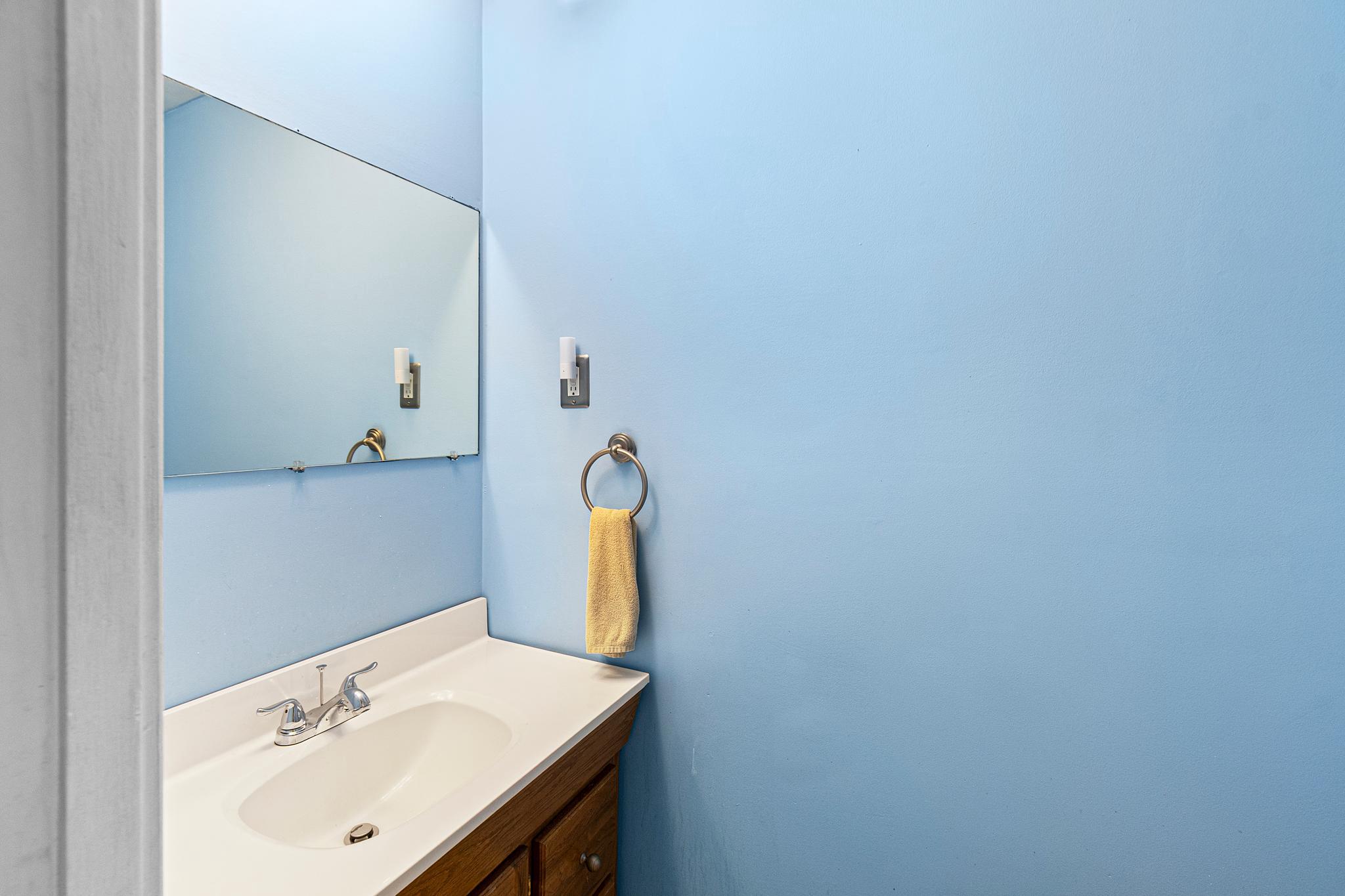 12422 Sarah Ln Property Photo 17