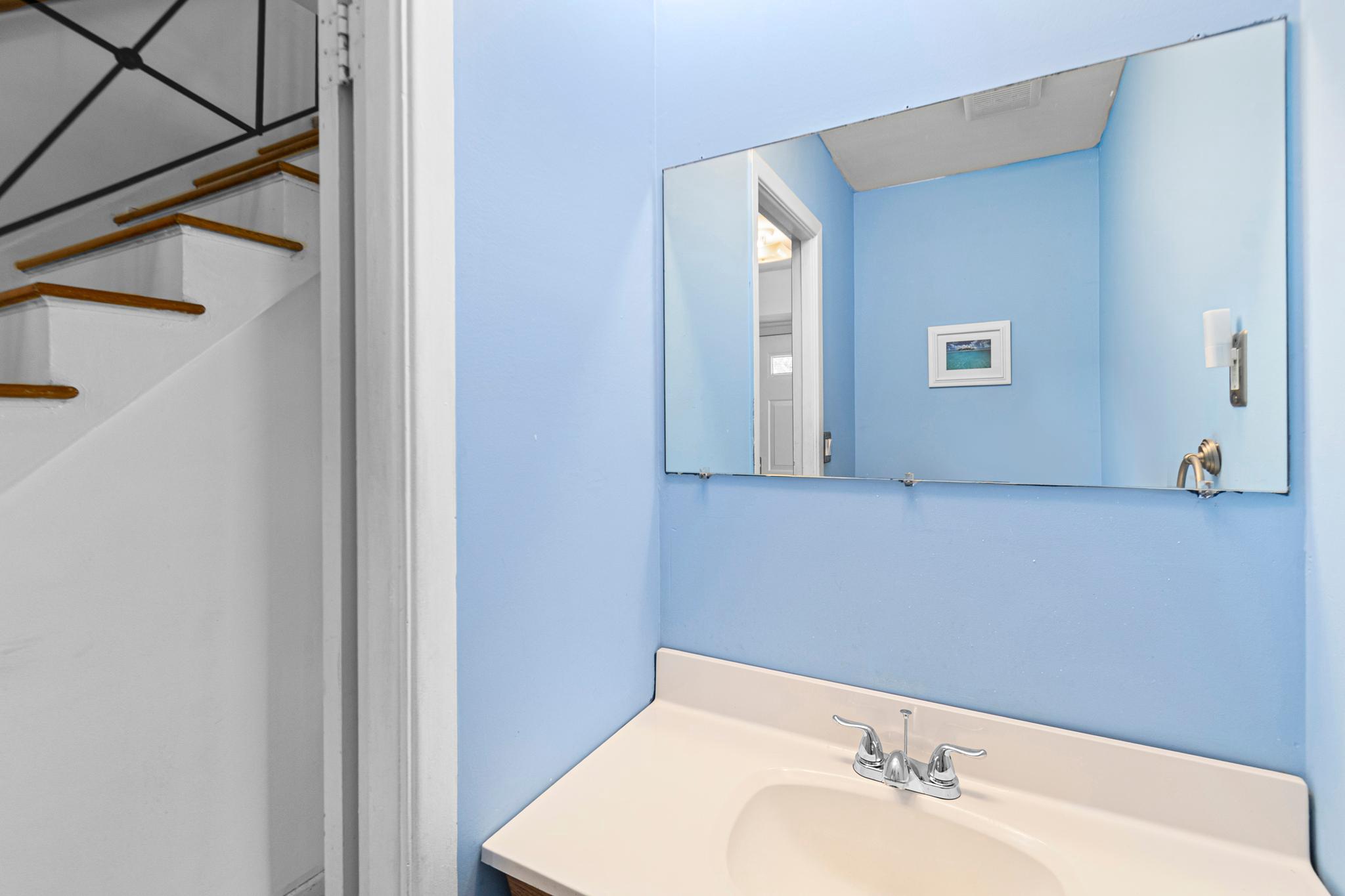 12422 Sarah Ln Property Photo 18