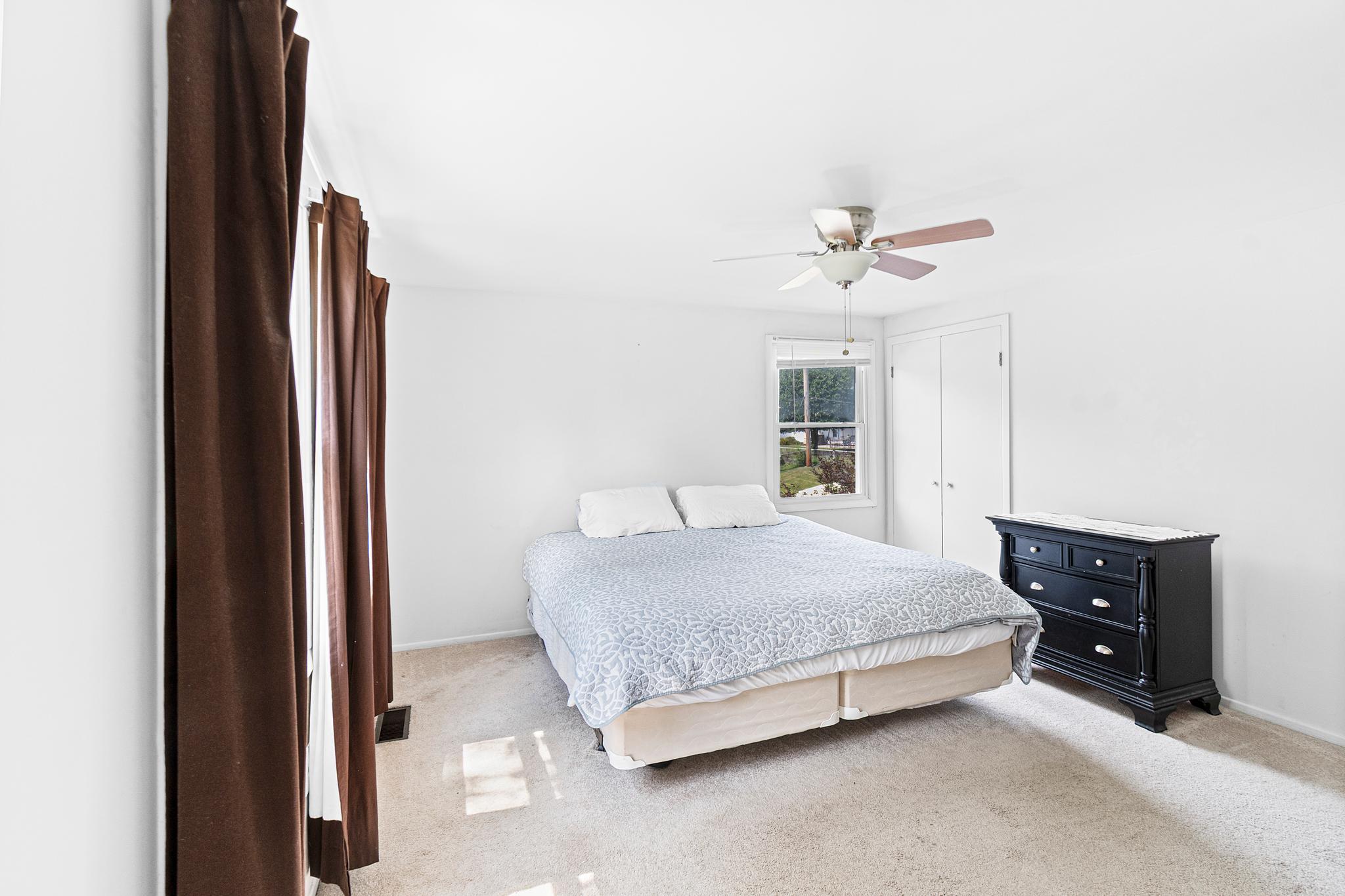 12422 Sarah Ln Property Photo 22