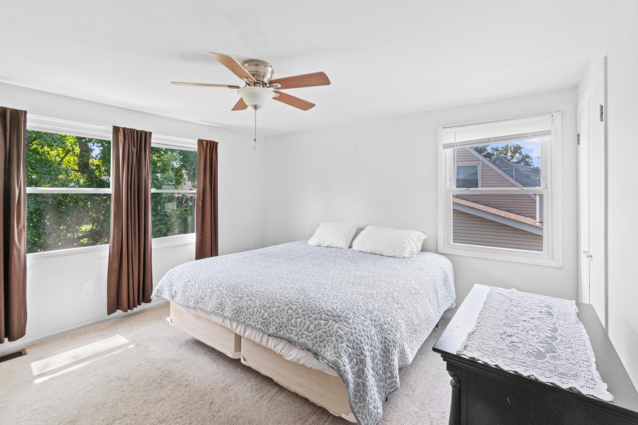 12422 Sarah Ln Property Photo 23