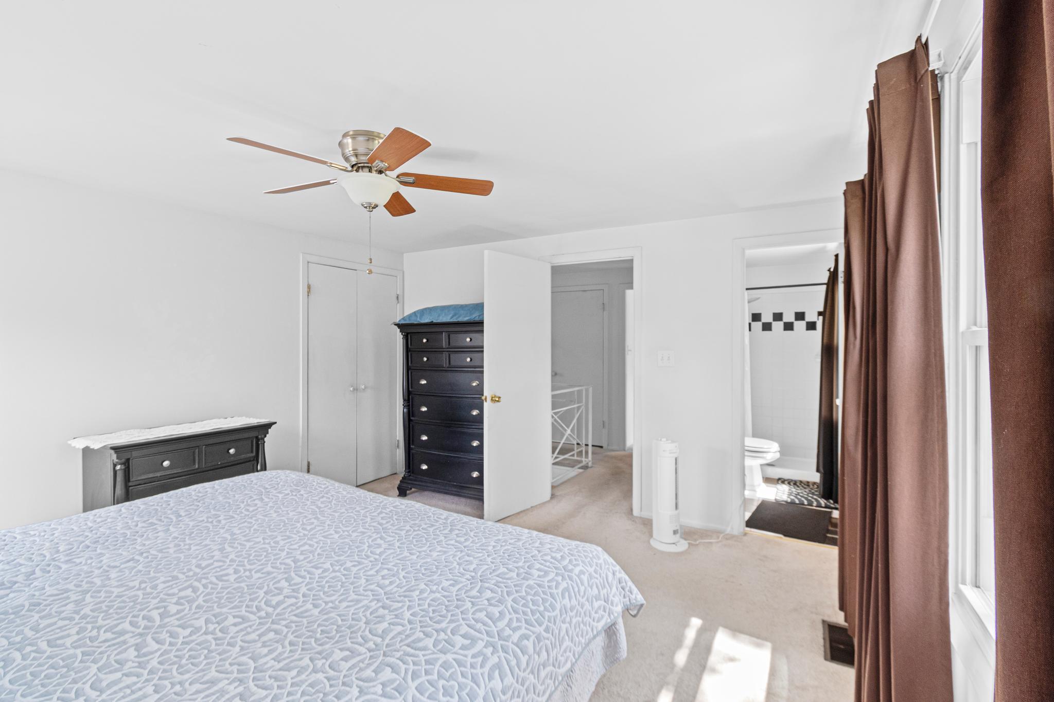 12422 Sarah Ln Property Photo 24