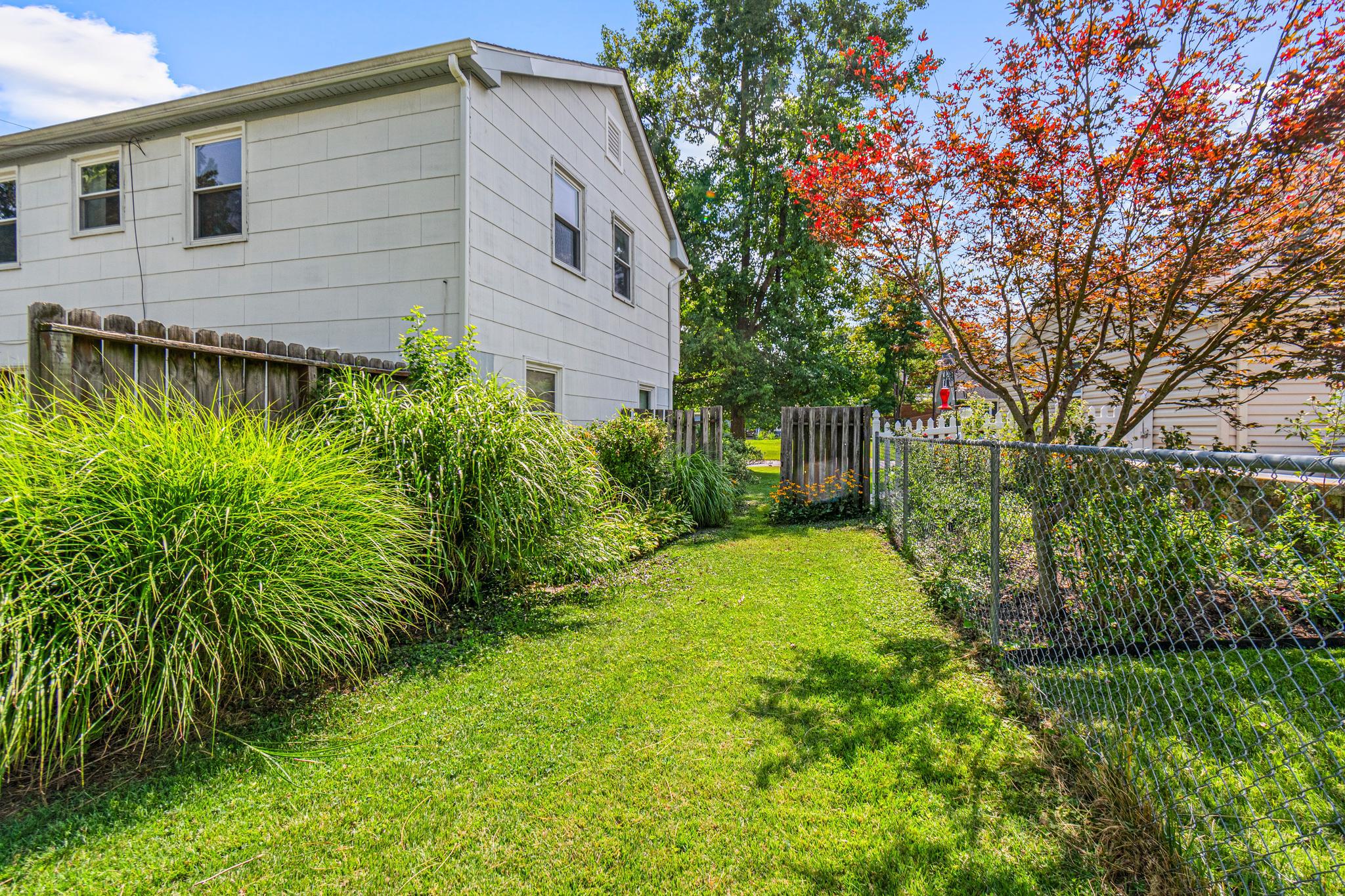 12422 Sarah Ln Property Photo 42