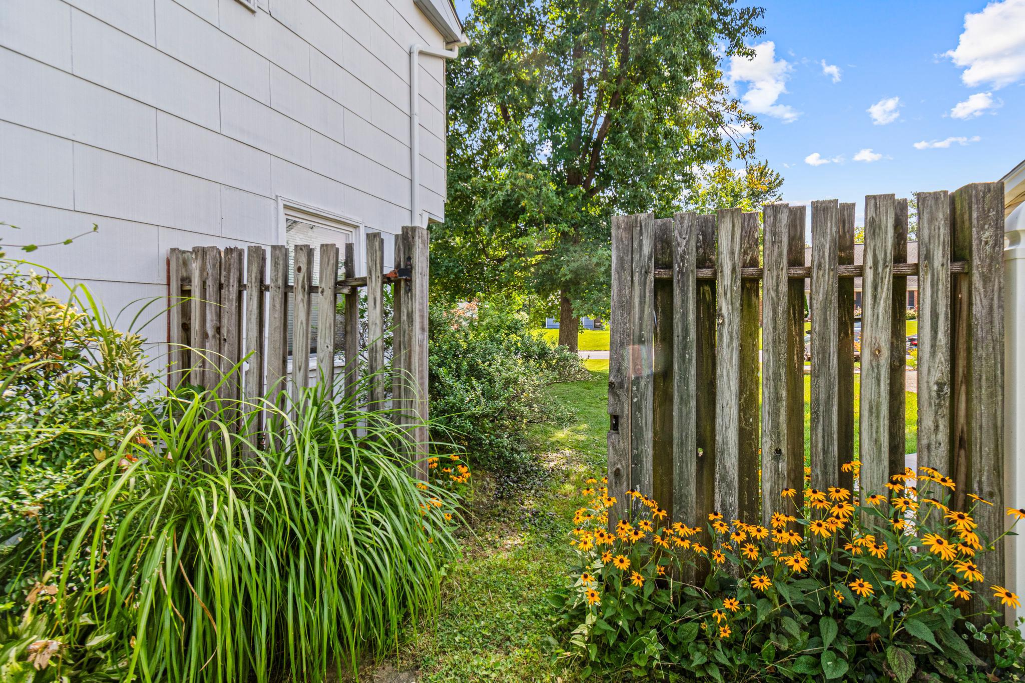 12422 Sarah Ln Property Photo 43