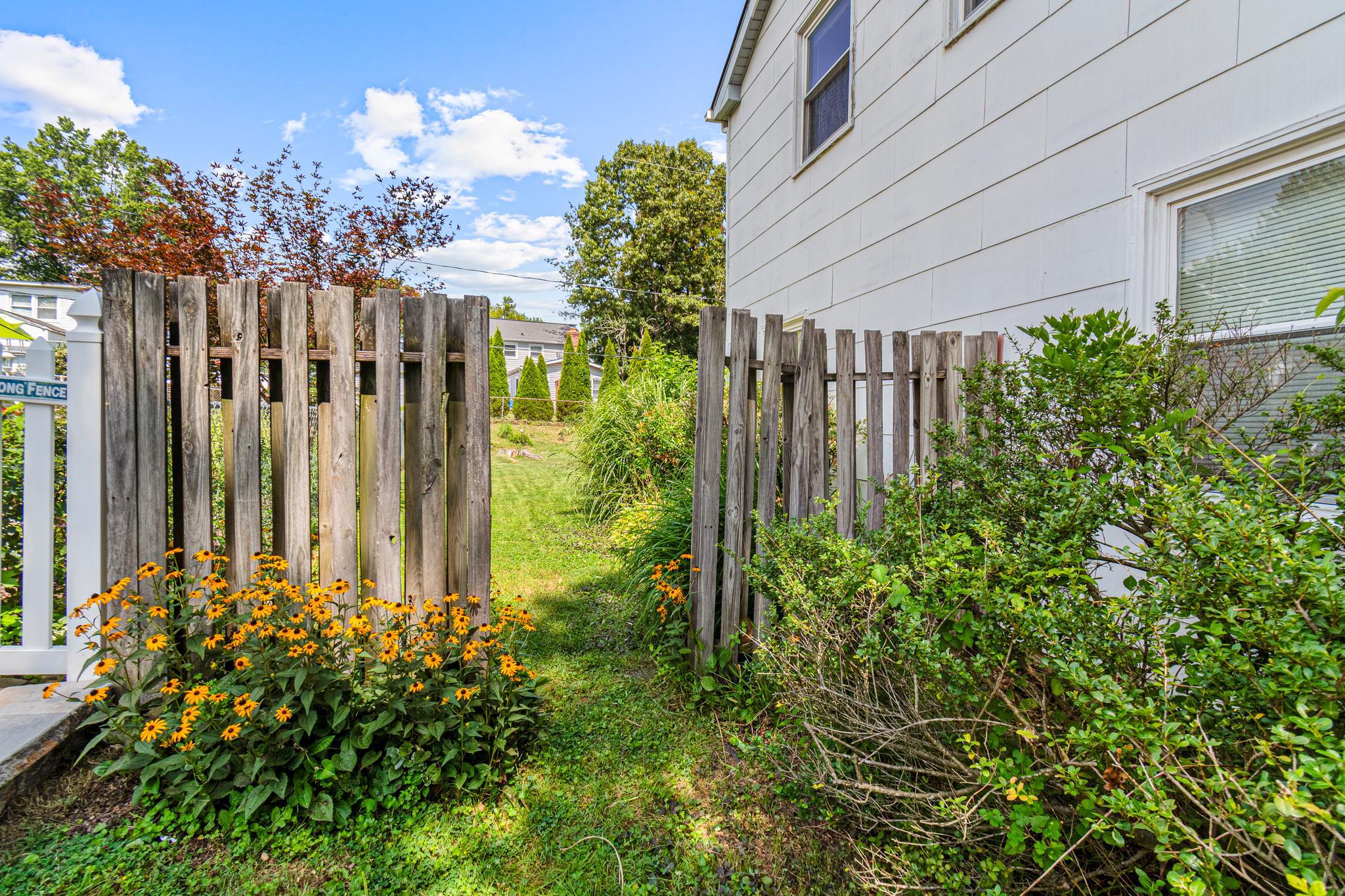 12422 Sarah Ln Property Photo 44