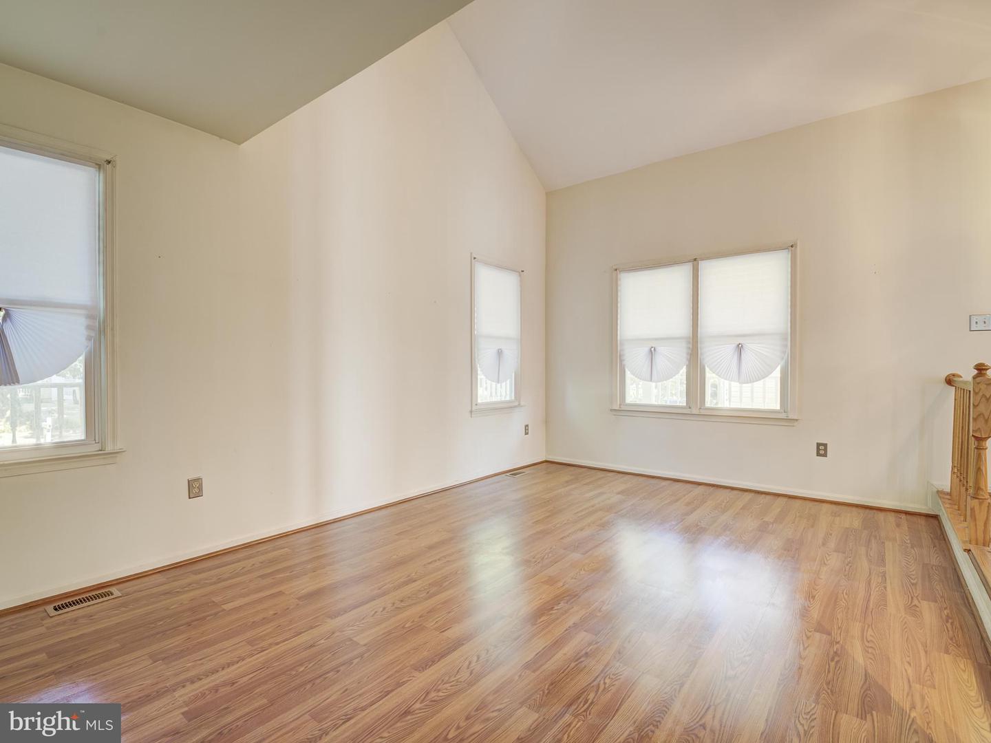 13907 Concord Ave Property Photo 9