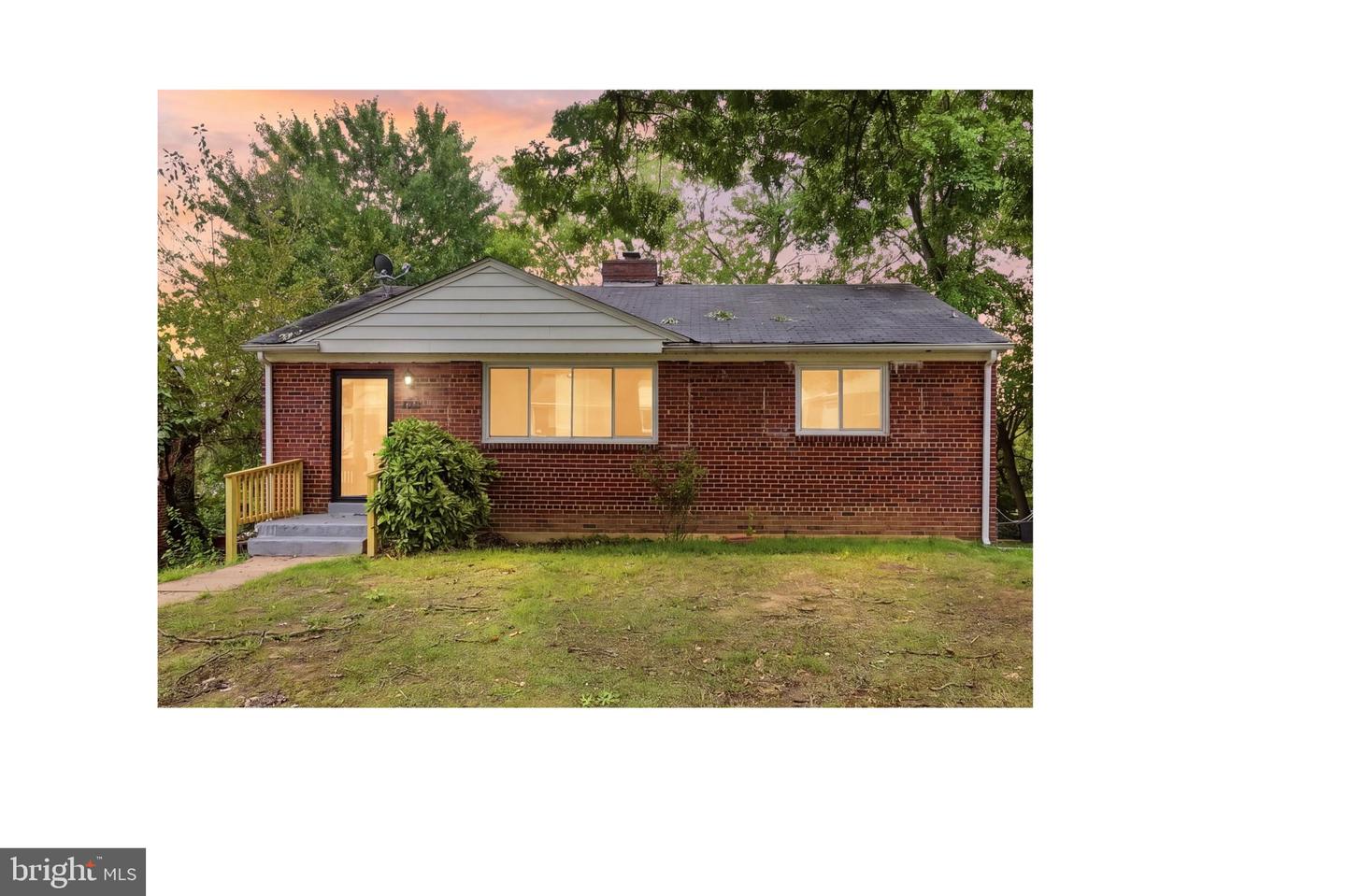 7005 Halleck St Property Photo 1