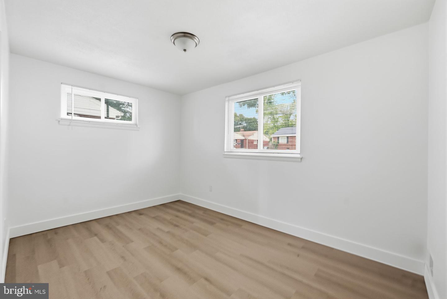 7005 Halleck St Property Photo 11