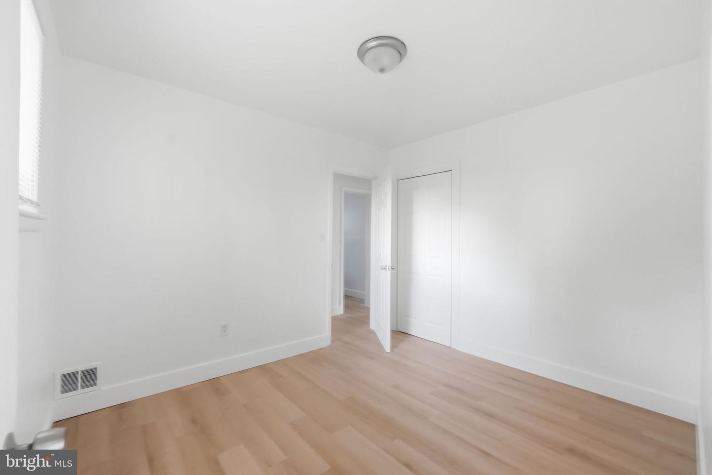 7005 Halleck St Property Photo 13