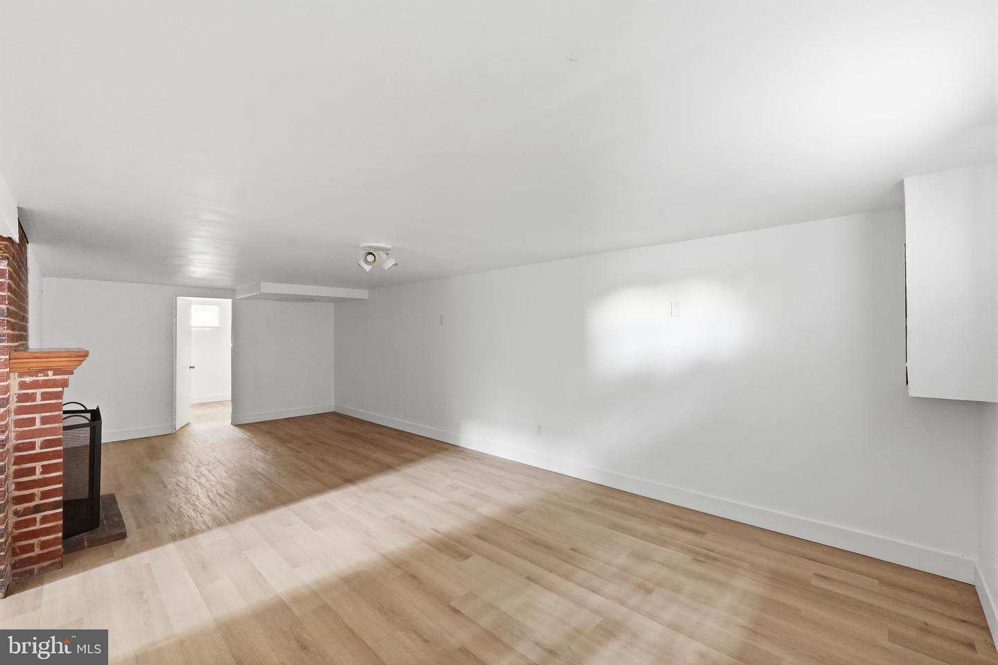 7005 Halleck St Property Photo 20