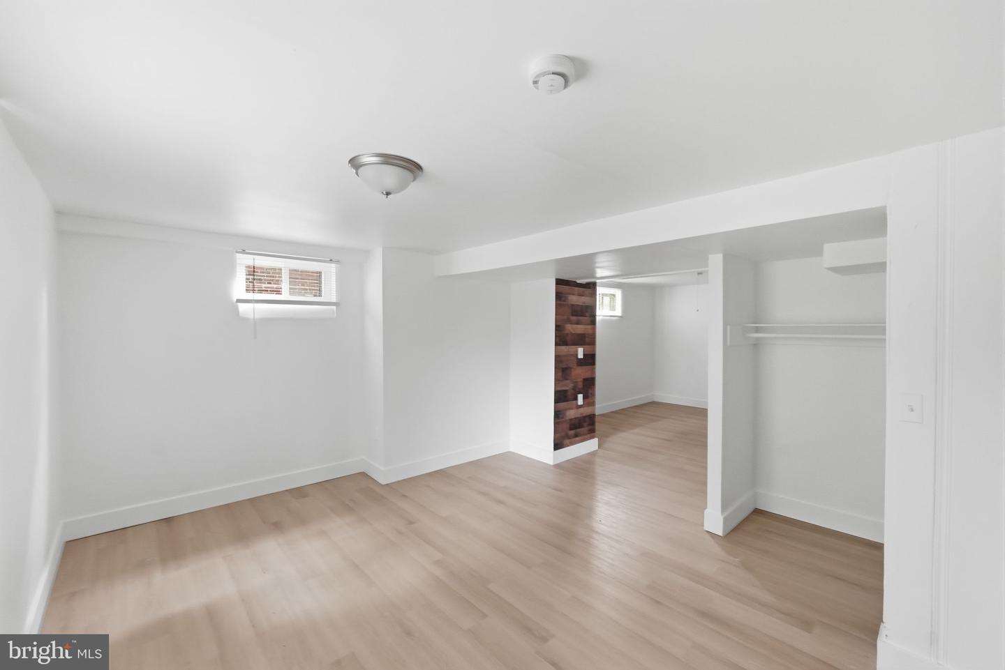 7005 Halleck St Property Photo 25