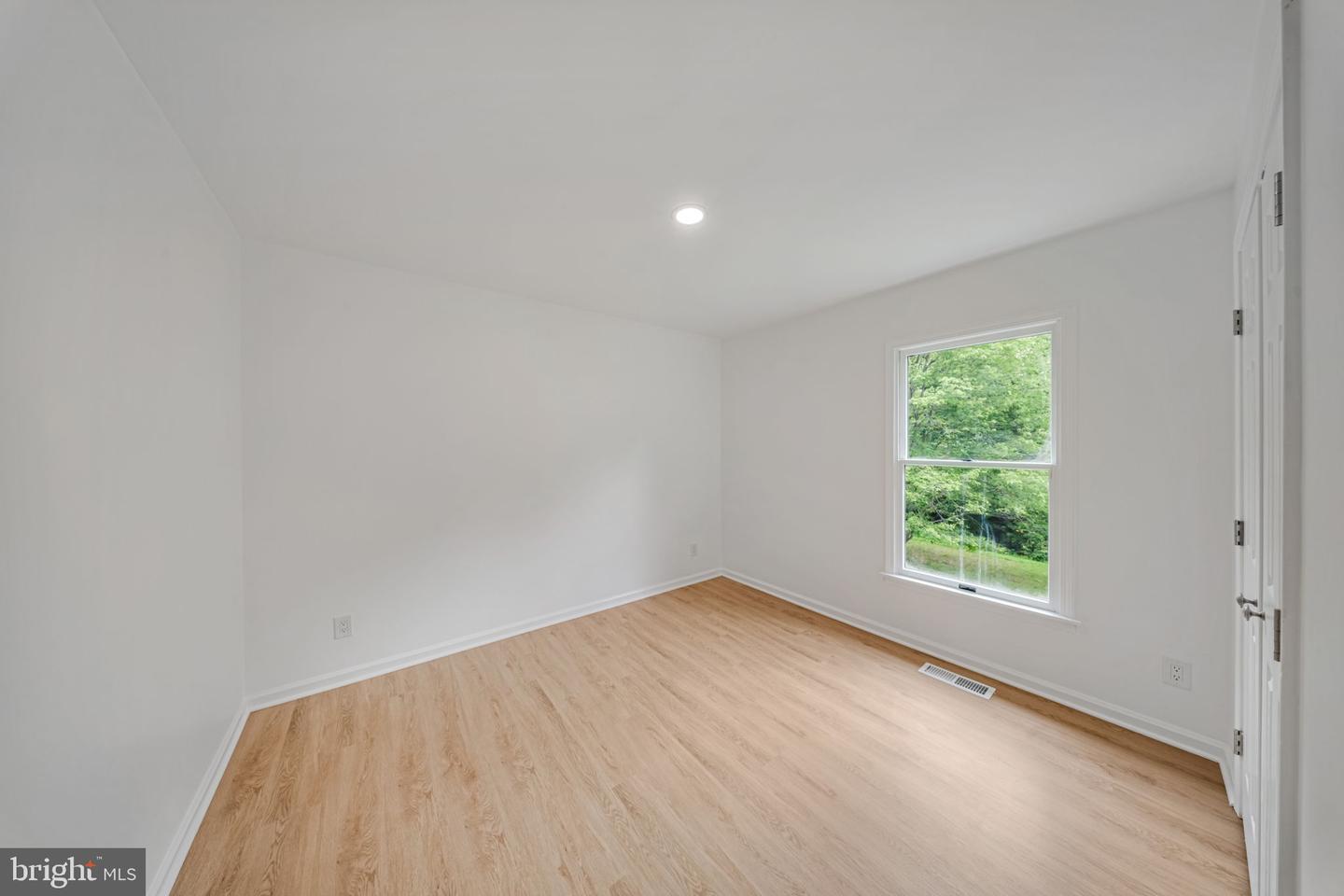2406 Timbercrest Dr Property Photo 14