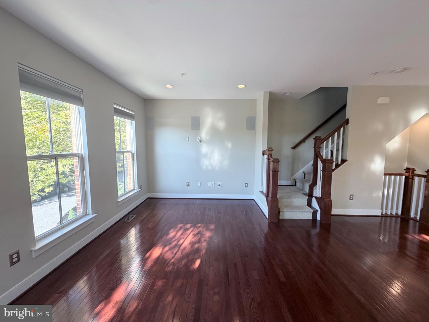 4560 Longfellow St Property Photo 3
