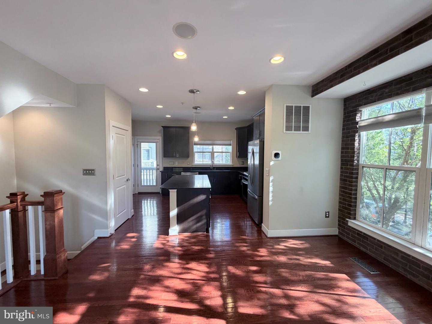 4560 Longfellow St Property Photo 6