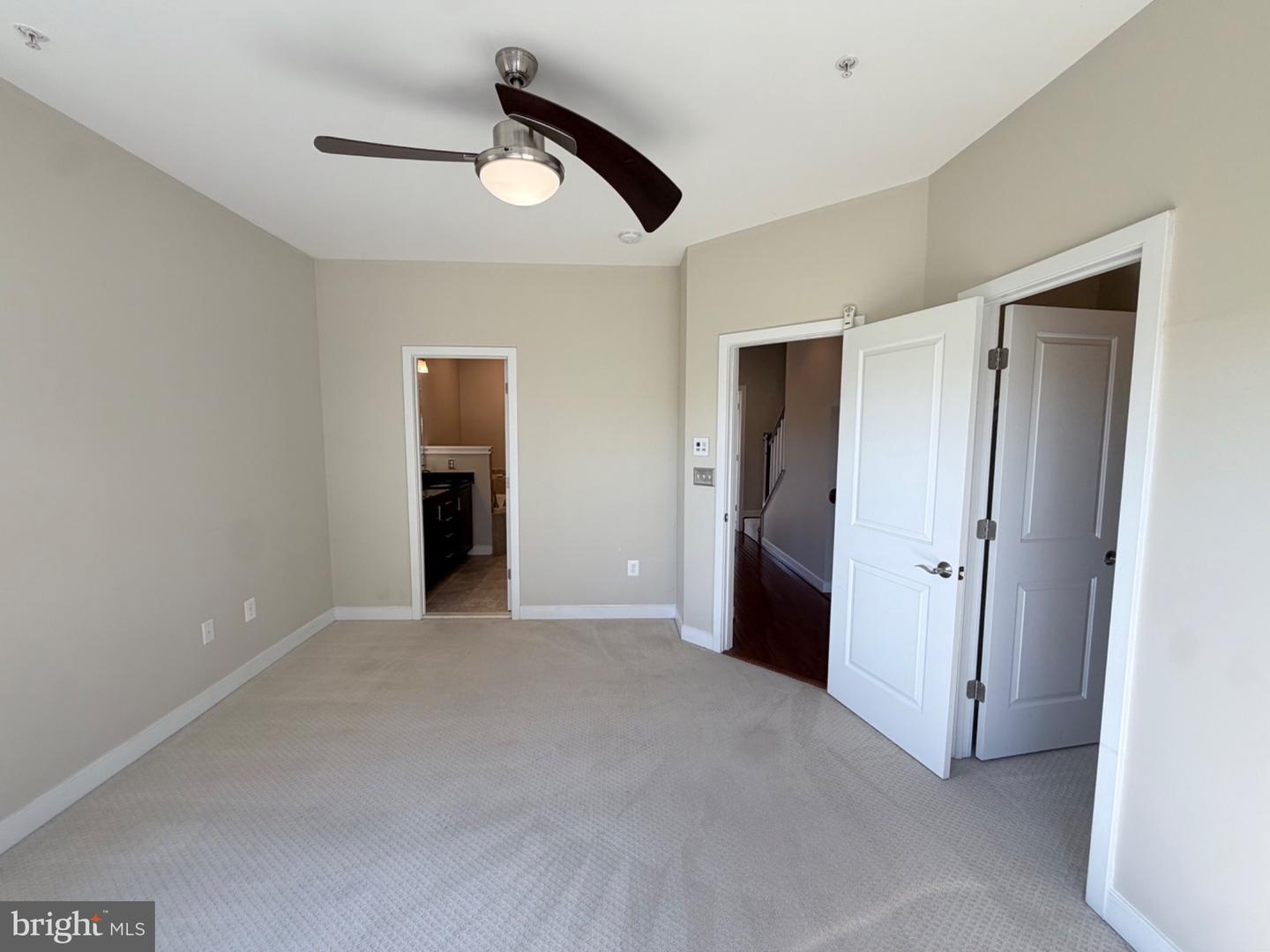 4560 Longfellow St Property Photo 15