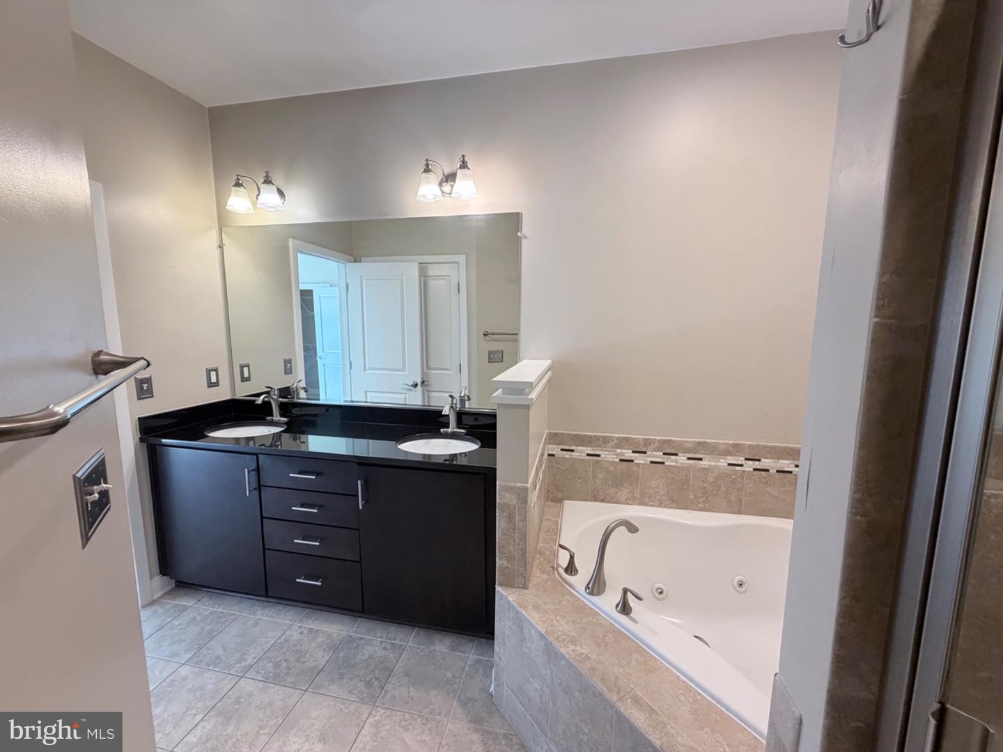 4560 Longfellow St Property Photo 19