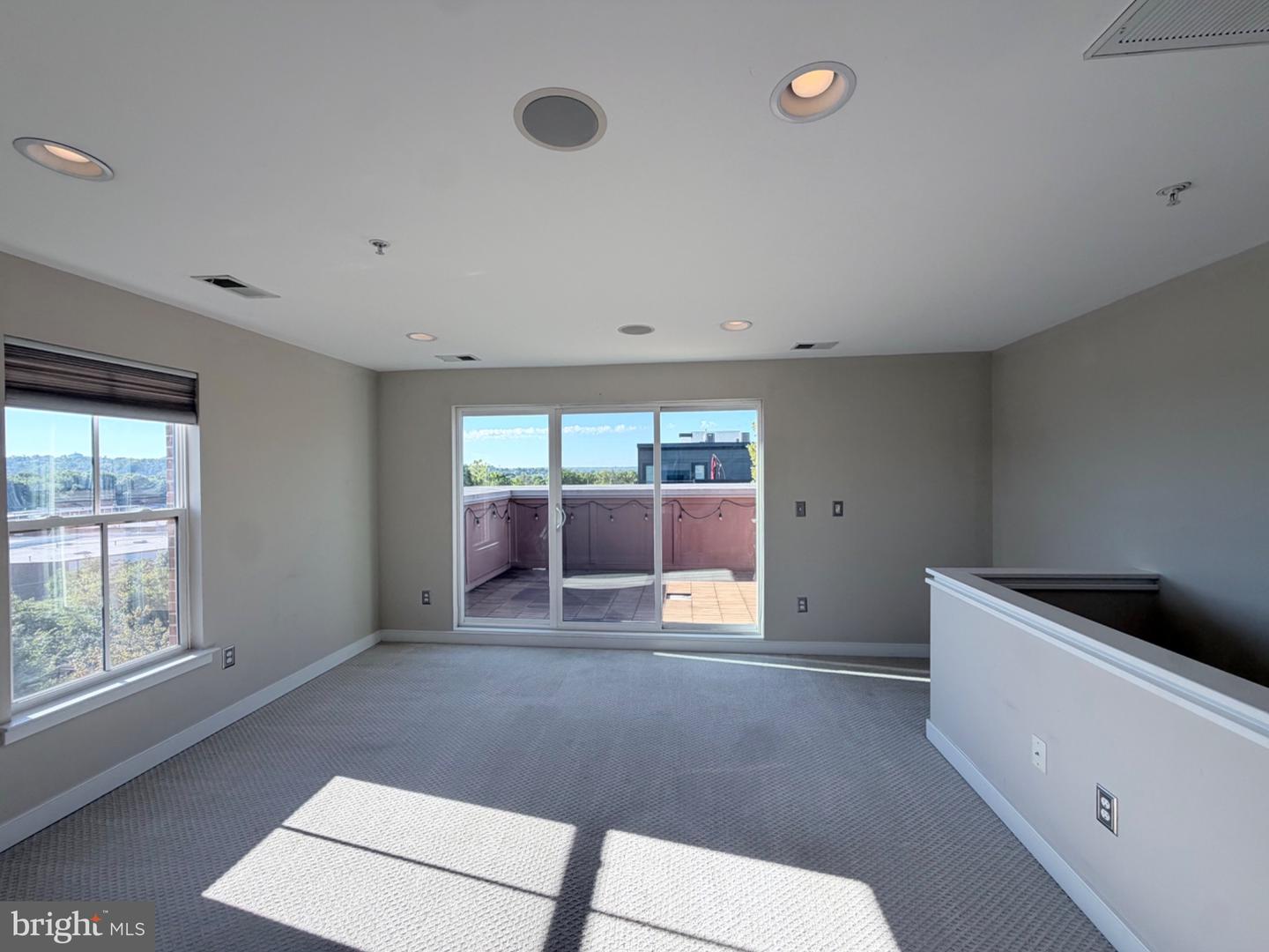 4560 Longfellow St Property Photo 25