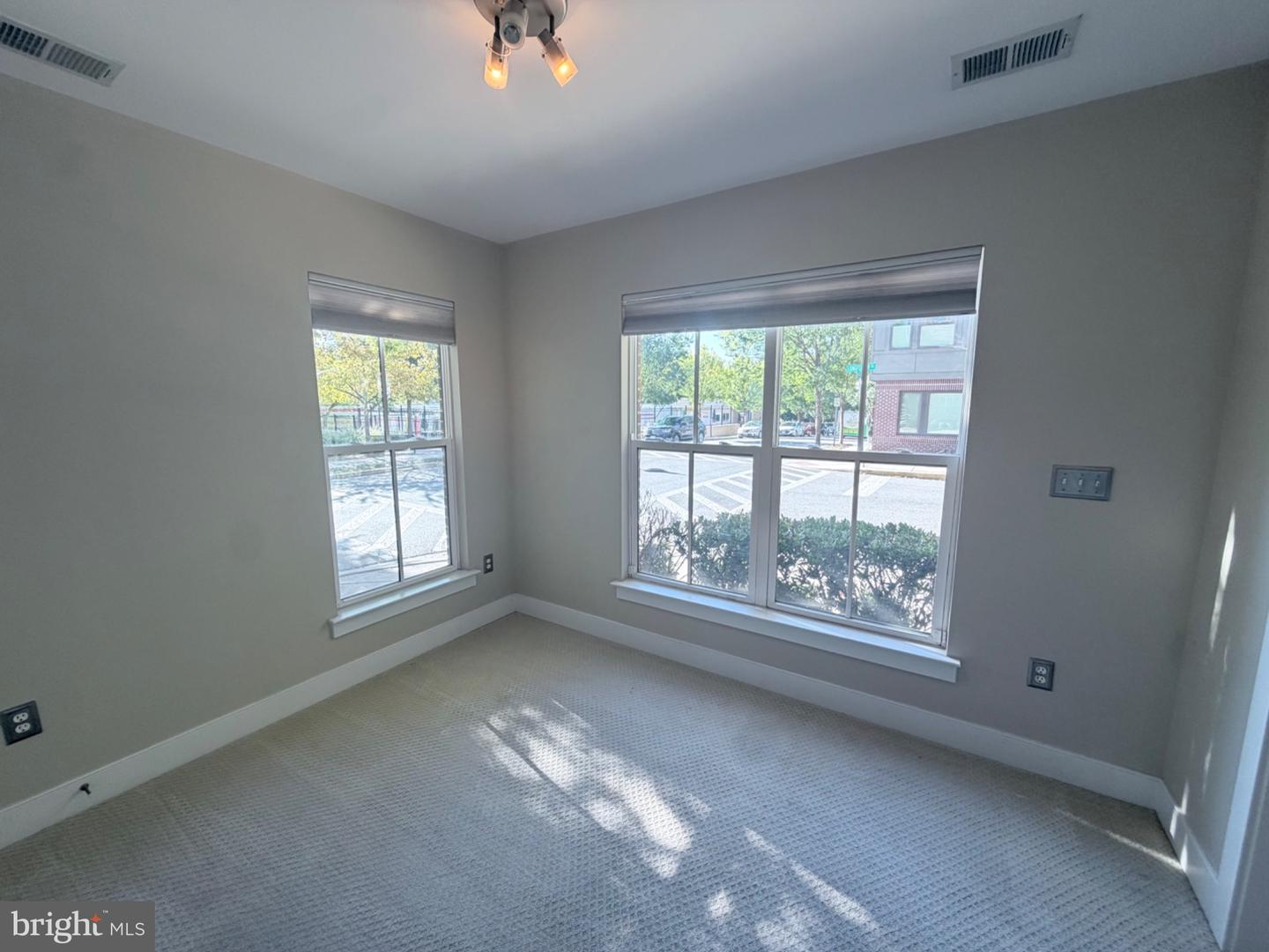 4560 Longfellow St Property Photo 34