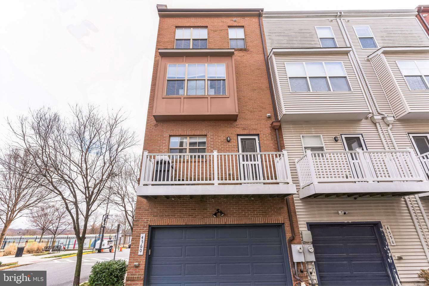 4560 Longfellow St Property Photo 41
