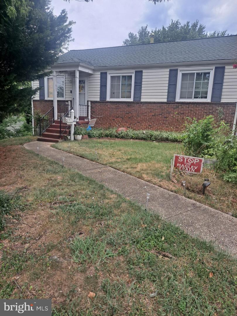 6704 Hamilton St Property Photo 1
