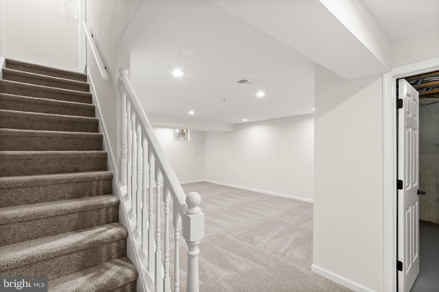 6916 Flag Harbor Dr Property Photo 36