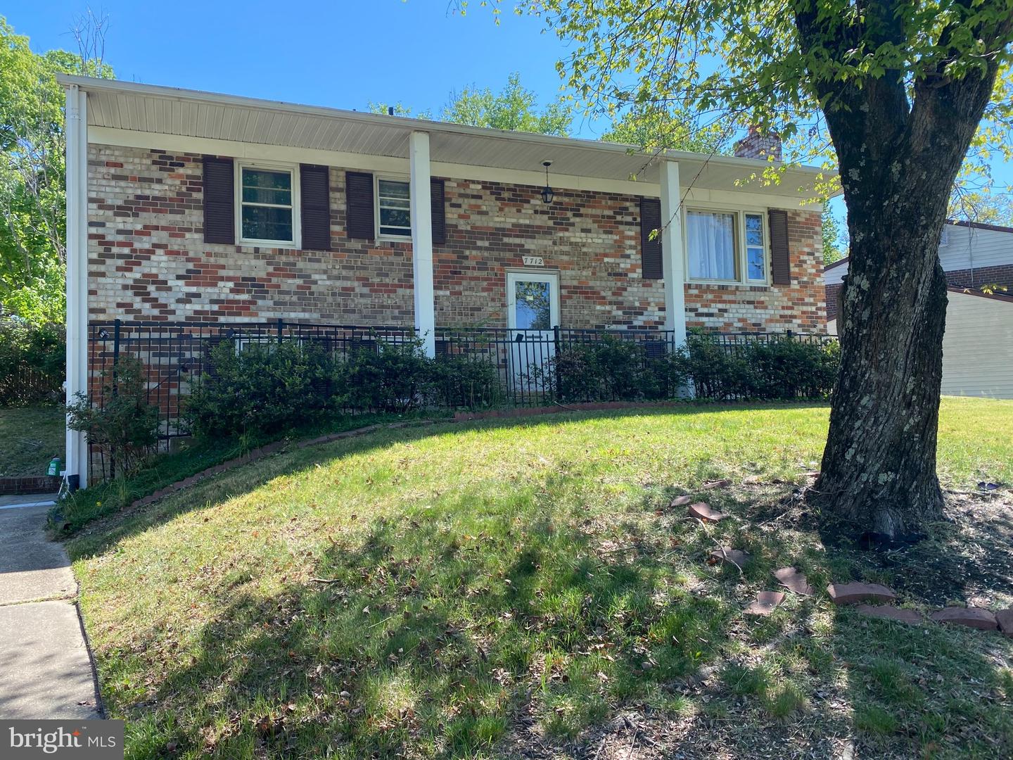 7712 Webster Ln Property Photo 1