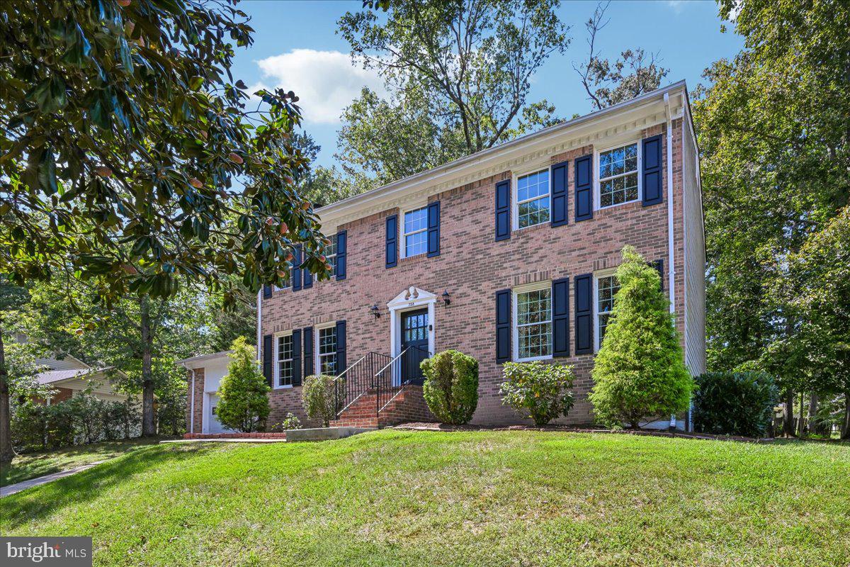 758 Gleneagles Dr Property Photo 2