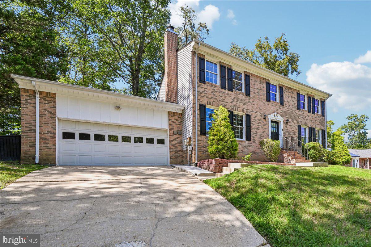 758 Gleneagles Dr Property Photo 3