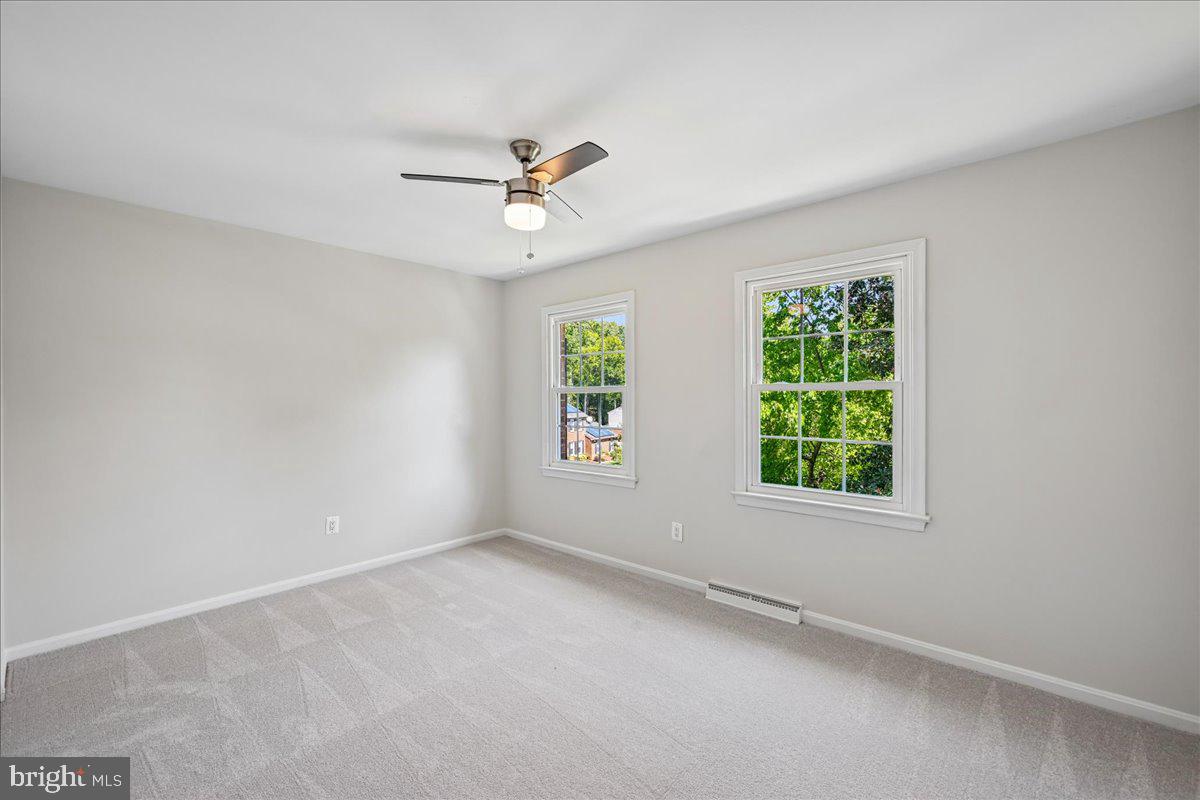 758 Gleneagles Dr Property Photo 32