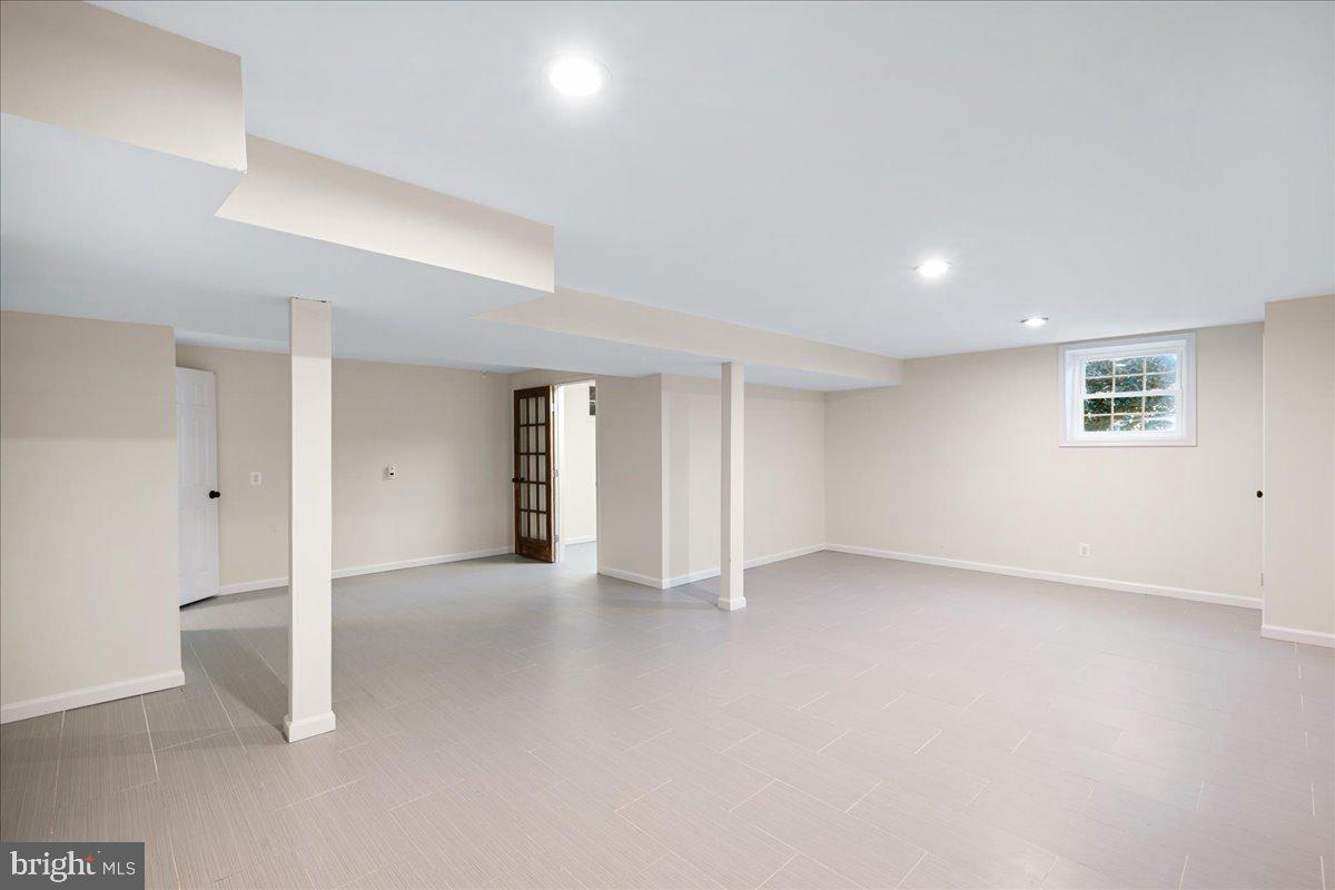 758 Gleneagles Dr Property Photo 43