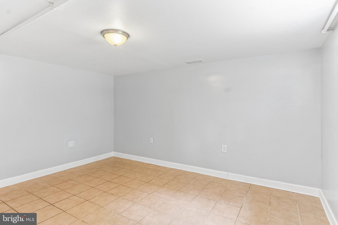 9203 Wellington Ct Property Photo 48