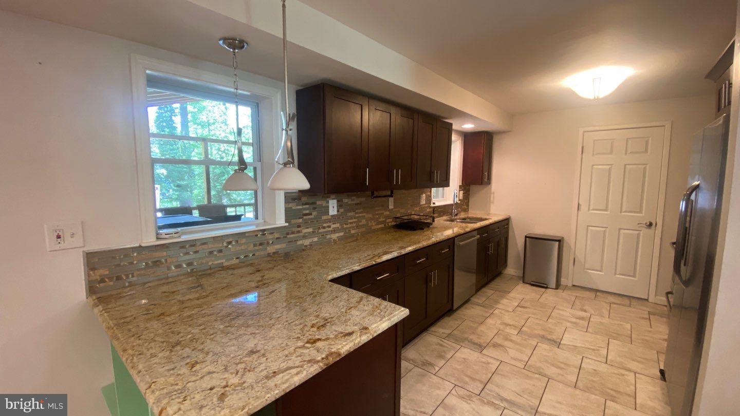 6006 Windham Rd Property Photo 4