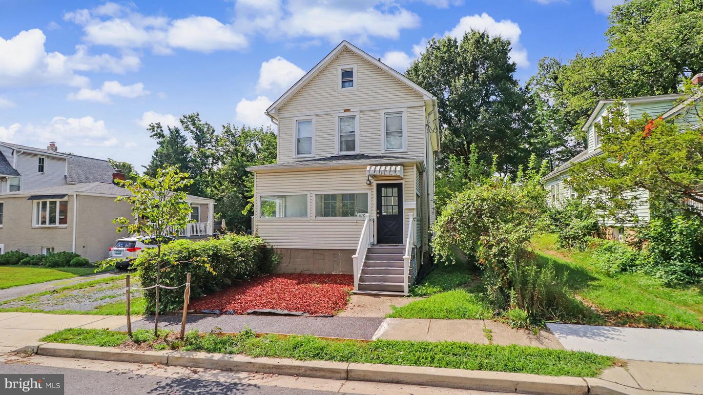 3107 Upshur St Property Photo 1