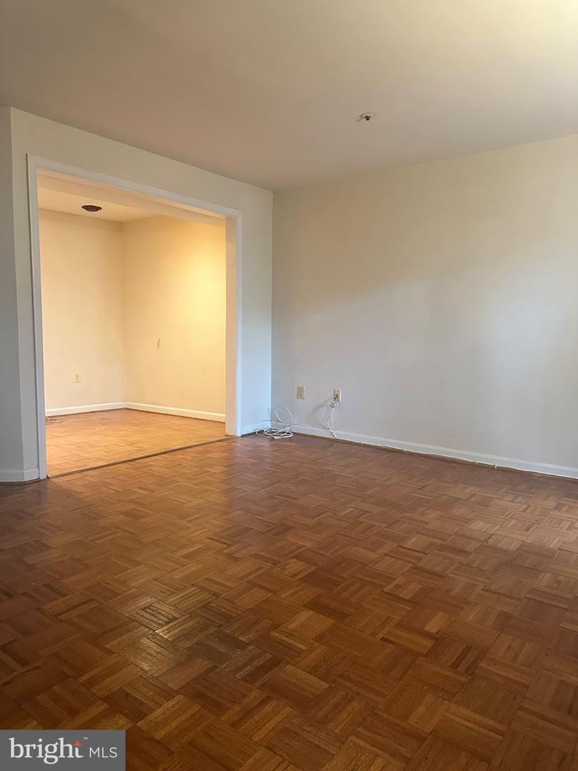 16424 Pleasant Hill Ct Property Photo 4