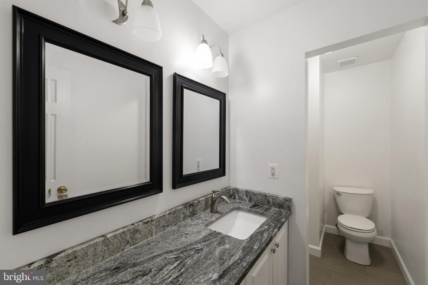 324 Harry S Truman Dr #233 Property Photo 16