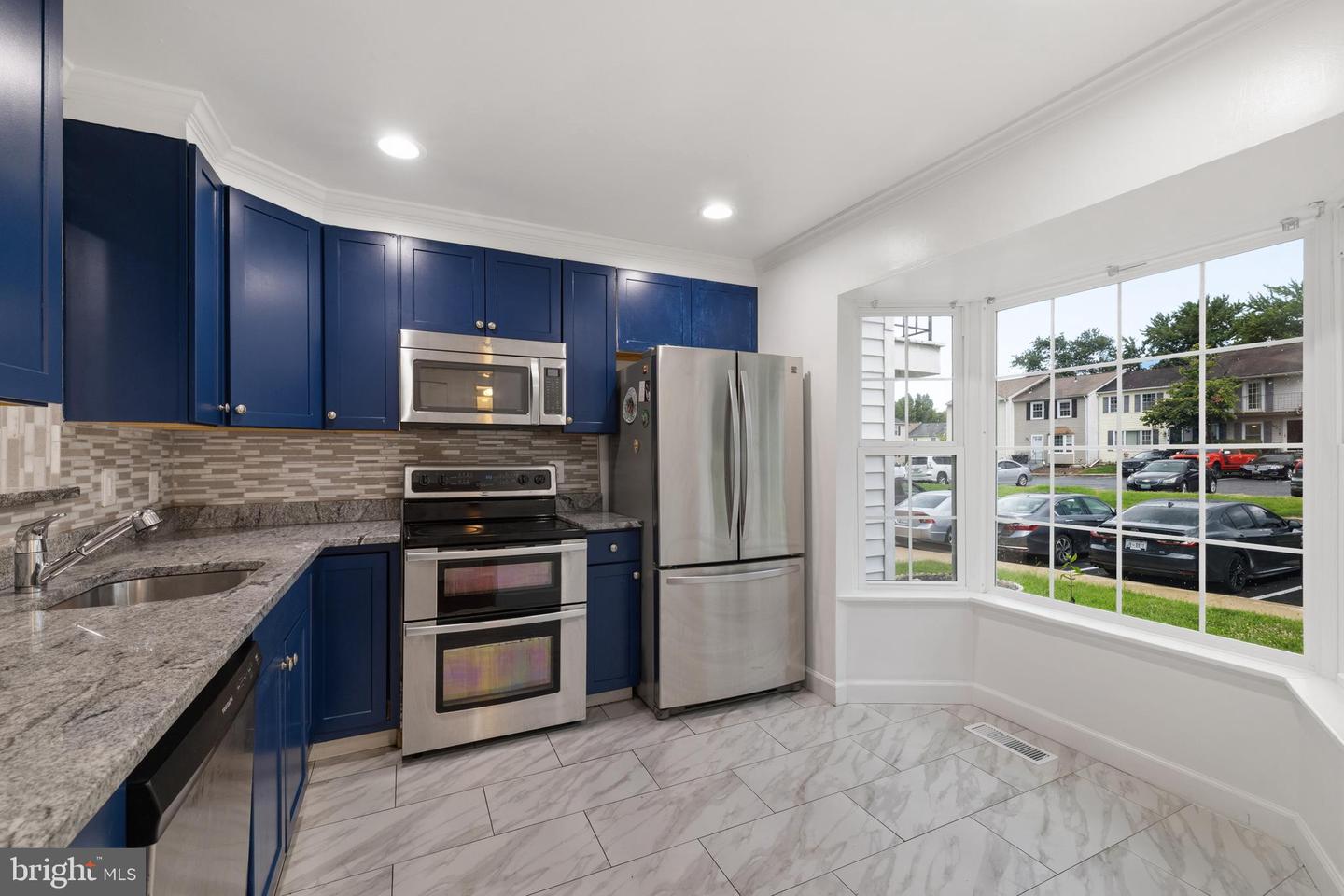 324 Harry S Truman Dr #233 Property Photo 33