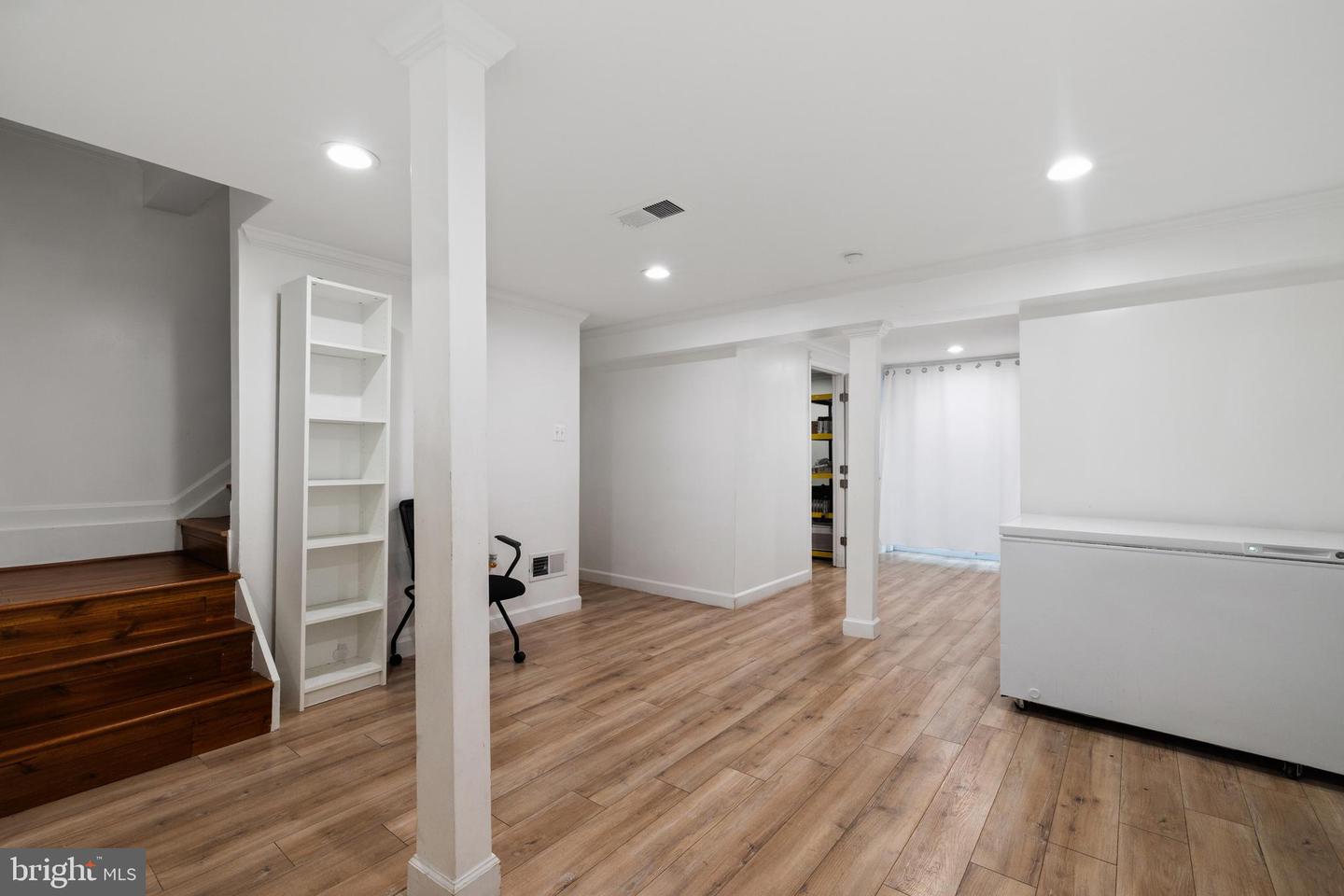 324 Harry S Truman Dr #233 Property Photo 36