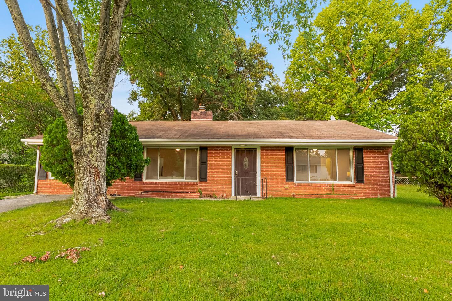 1224 VAN BUREN DR Property Photo 1