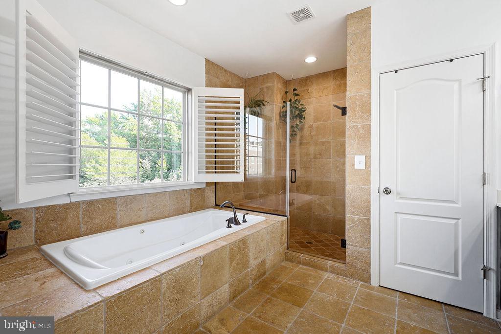 622 Overlook Park Dr #87 Property Photo 32