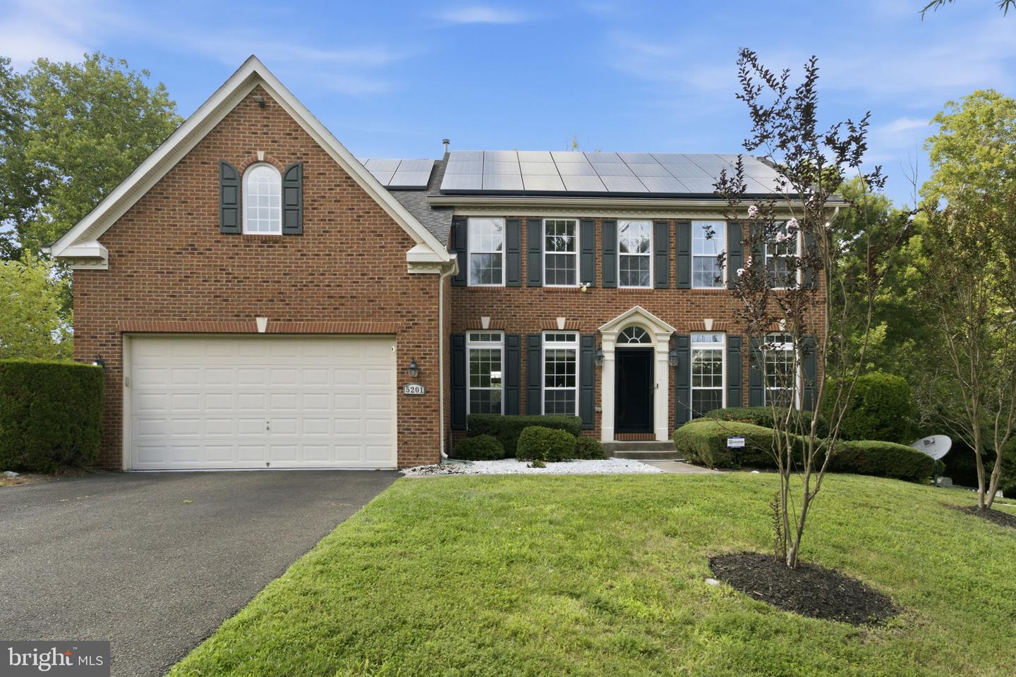 5201 Chestnut Manor Ct Property Photo 1