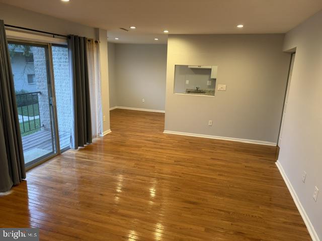5424 85th Ave #102 Property Photo 1